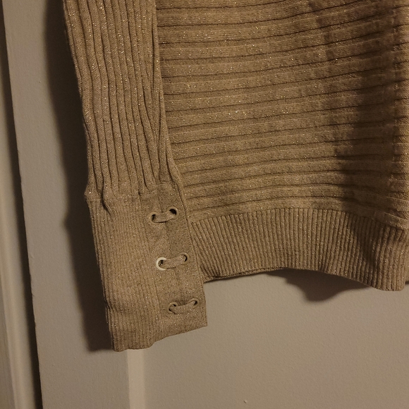 Soho Gold Ribbed Sweater - Picture 4 of 6